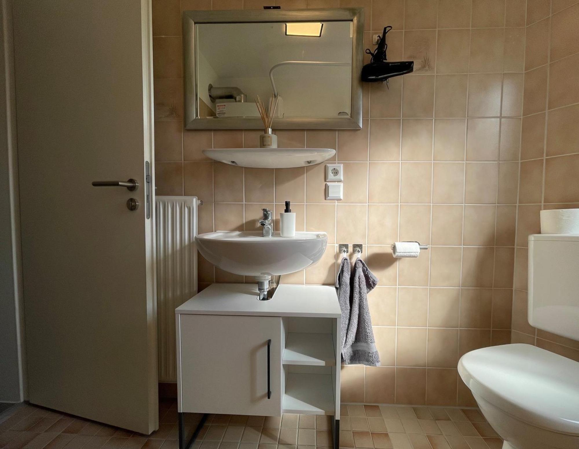 Stilvolles Apartment Mit Einzigartigem Charme ราดอล์ฟเซลล์ อัม โบเดนซี ภายนอก รูปภาพ